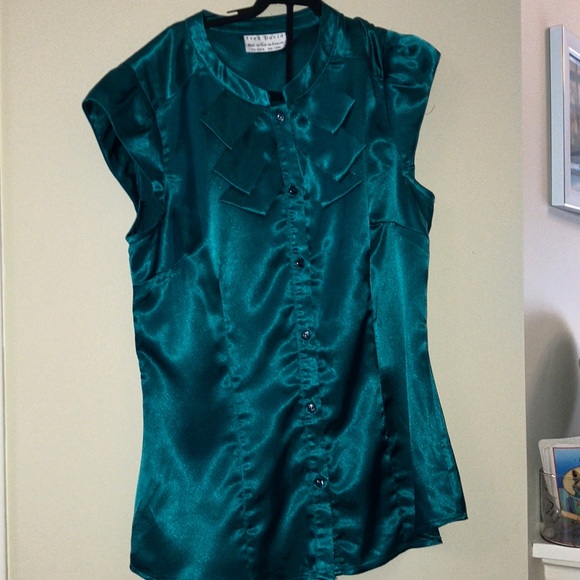 Fred David Tops - Fred David Elegant  Green Cap Sleeve Satin blouse (Womans size 4)